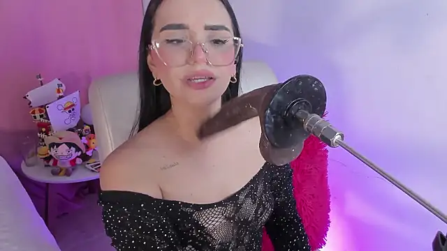 laana foxx online show from February 8, 2026, 11:24 pm