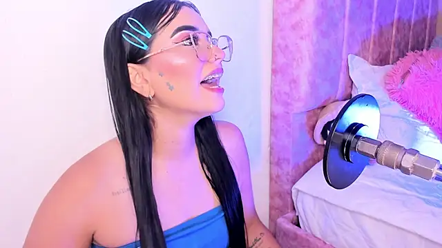 Snapshot of laana_foxx chatting on August 9, 2026, 11:22 pm laana foxx online show from August 9, 2026, 11:22 pm