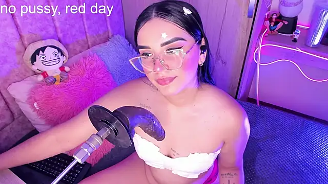 Snapshot of laana_foxx chatting on July 31, 2026, 11:24 pm laana foxx online show from July 31, 2026, 11:24 pm