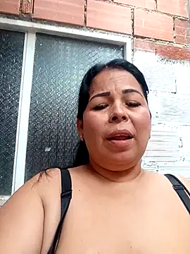 Snapshot of mother2-divorced chatting on February 20, 2026, 1:35 pm mother2-divorced online show from February 20, 2026, 1:35 pm