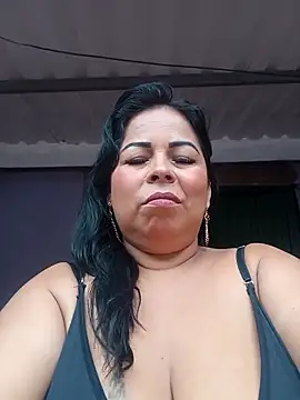 Snapshot of mother2-divorced chatting on March 6, 2026, 1:06 pm mother2-divorced online show from March 6, 2026, 1:06 pm