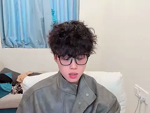 L1kuto online show from November 8, 2025, 8:18 am