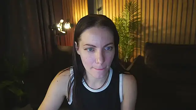 SofieMoons online show from December 1, 2025, 1:56 pm