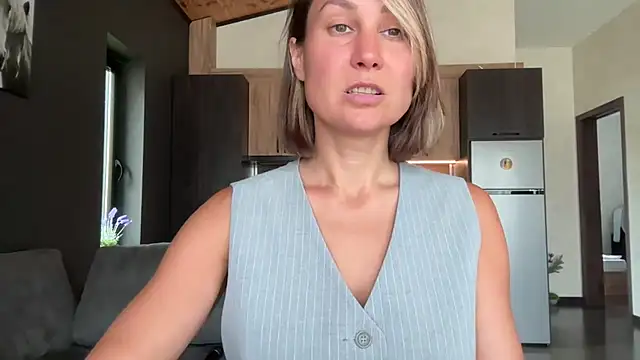 Snapshot of AliceLili chatting on June 24, 2026, 7:29 am AliceLili online show from June 24, 2026, 7:29 am