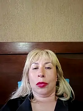Snapshot of SelinaLovqx chatting on July 6, 2026, 3:03 pm SelinaLovqx online show from July 6, 2026, 3:03 pm