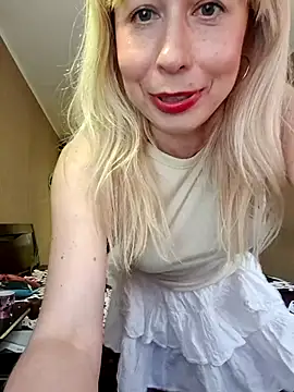Snapshot of SelinaLovqx chatting on July 20, 2026, 10:39 am SelinaLovqx online show from July 20, 2026, 10:39 am