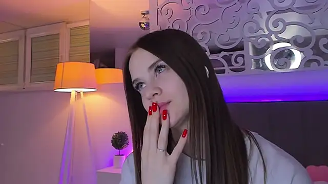 LuisaClover online show from March 8, 2026, 1:44 am