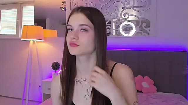 LuisaClover online show from March 2, 2026, 1:29 pm