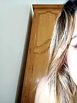 Snapshot of indilasixeey chatting on December 21, 2025, 2:46 am indilasixeey online show from December 21, 2025, 2:46 am