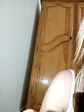 Snapshot of indilasixeey chatting on February 13, 2026, 2:00 am indilasixeey online show from February 13, 2026, 2:00 am