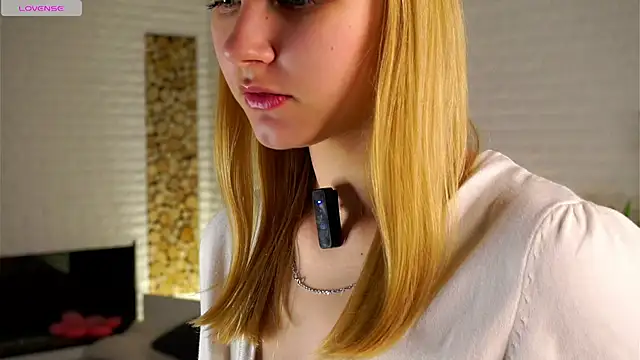 ElissaGlod online show from November 30, 2025, 12:06 pm