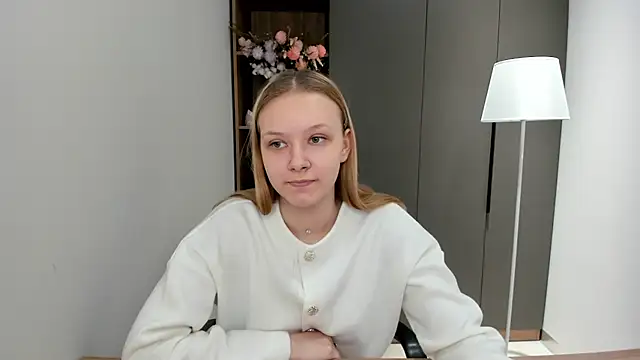 ElissaGlod online show from October 23, 2025, 6:45 am