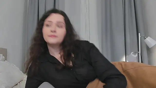 Camilla Rowen online show from May 30, 2026, 8:36 pm