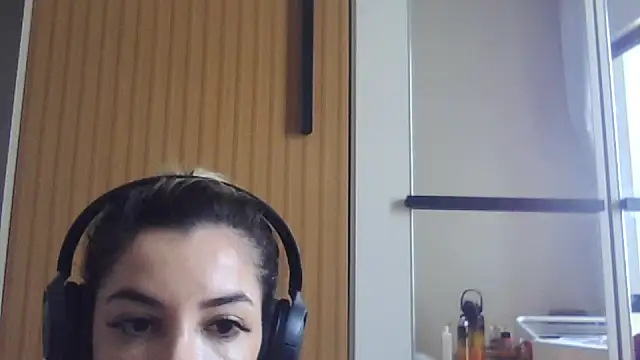 DESIRIE0609 online show from December 2, 2025, 7:15 pm