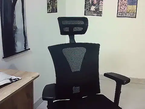 Gigi Scott  online show from December 5, 2025, 1:38 am