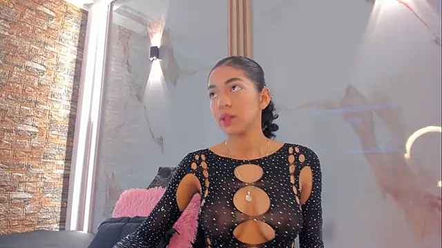 Snapshot of Victoria_Dubois_ chatting on November 7, 2025, 12:10 pm Victoria Dubois online show from November 7, 2025, 12:10 pm