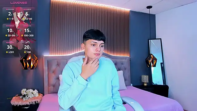 Maxii18  online show from October 29, 2025, 6:51 pm