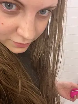 elliepixie online show from August 2, 2026, 7:44 pm
