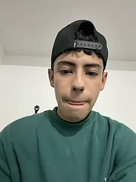 Snapshot of Sebastian_Reed chatting on February 7, 2026, 5:15 am Sebastian Reed online show from February 7, 2026, 5:15 am