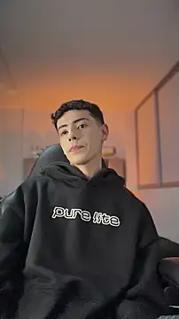 Snapshot of Sebastian_Reed chatting on March 3, 2026, 4:41 am Sebastian Reed online show from March 3, 2026, 4:41 am