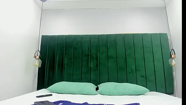 Snapshot of Melody_Horney chatting on March 13, 2026, 3:33 am Melody Horney online show from March 13, 2026, 3:33 am