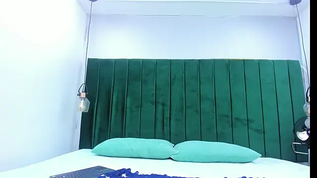 Snapshot of Melody_Horney chatting on February 28, 2026, 4:01 am Melody Horney online show from February 28, 2026, 4:01 am