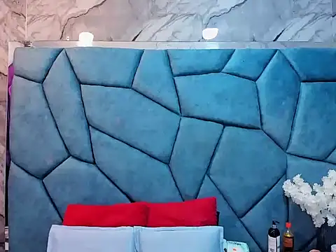 Snapshot of JulietaDiamond chatting on July 31, 2026, 3:17 am JulietaDiamond online show from July 31, 2026, 3:17 am