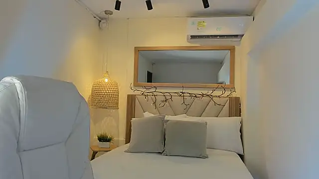 NahimiThompson online show from March 19, 2026, 7:25 pm