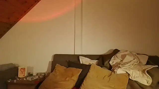 Snapshot of carmine_cate chatting on February 15, 2026, 9:25 pm carmine cate online show from February 15, 2026, 9:25 pm