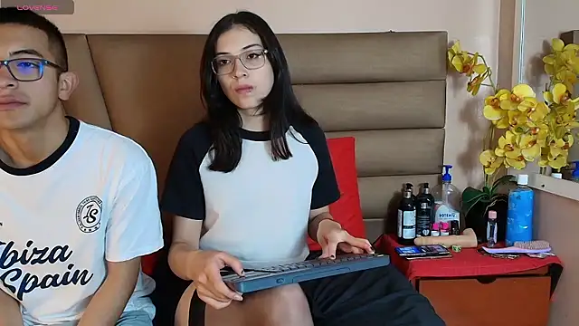 Crimsonsecretts online show from January 15, 2026, 12:30 pm