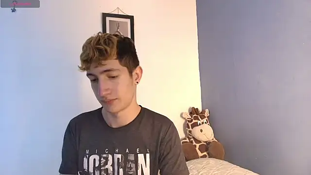 Erick Taylor3 online show from July 13, 2026, 8:19 pm