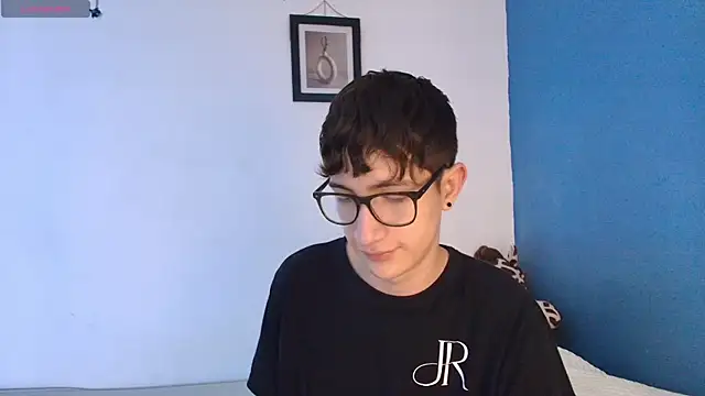 Erick Taylor3 online show from July 31, 2026, 8:06 pm