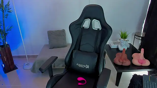 Snapshot of JessicaPratt chatting on March 12, 2025, 4:46 pm JessicaPratt online show from March 12, 2025, 4:46 pm