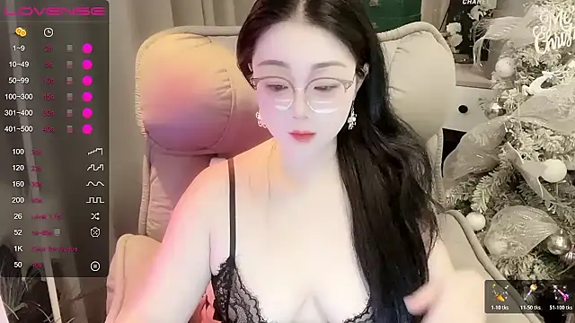 Snapshot of Monica-666888- chatting on July 12, 2026, 3:35 pm Monica-666888- online show from July 12, 2026, 3:35 pm