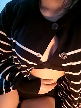 Cherry Le02 online show from November 4, 2025, 6:28 am