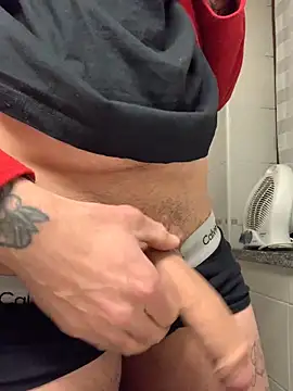 Snapshot of PassionCoupleLove chatting on March 9, 2026, 10:35 pm PassionCoupleLove online show from March 9, 2026, 10:35 pm