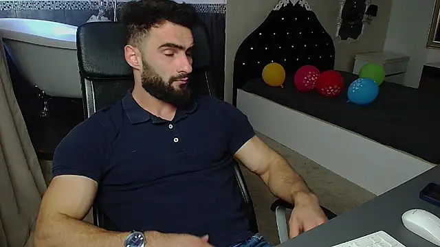 MicahLane online show from August 3, 2026, 4:42 am