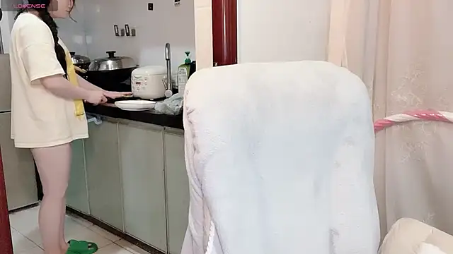 anna-888- online show from November 9, 2025, 4:05 am