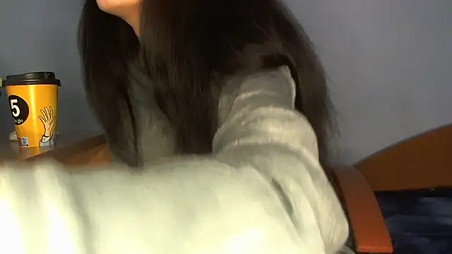 Snapshot of andreea713 chatting on February 18, 2026, 12:12 pm andreea713 online show from February 18, 2026, 12:12 pm