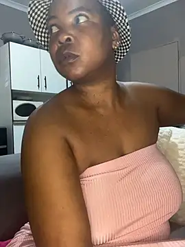 Snapshot of SweetCandy84 chatting on April 3, 2026, 11:05 am SweetCandy84 online show from April 3, 2026, 11:05 am