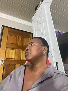 SweetCandy84 online show from November 8, 2025, 1:25 pm