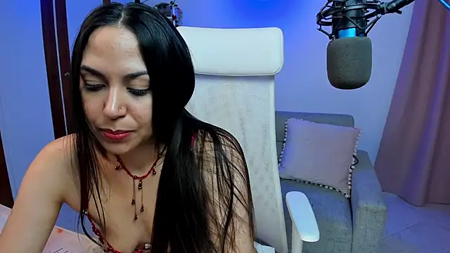 VenusIsLove  online show from July 27, 2026, 9:33 pm