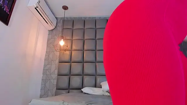 dannavelvet online show from February 14, 2026, 11:54 am