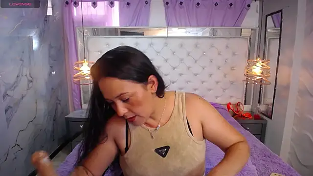 Melissa-roberts online show from November 12, 2025, 7:18 pm