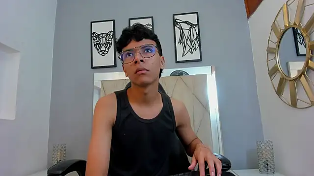 Snapshot of adams_bobby chatting on May 9, 2026, 11:13 am adams bobby online show from May 9, 2026, 11:13 am