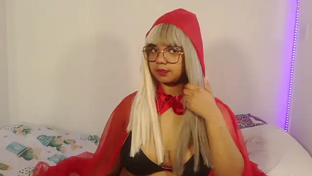 Zafiro Evans online show from October 31, 2025, 2:35 pm