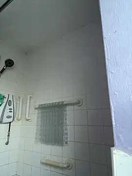 Snapshot of BubblesLovexox chatting on December 22, 2025, 3:12 pm BubblesLovexox online show from December 22, 2025, 3:12 pm