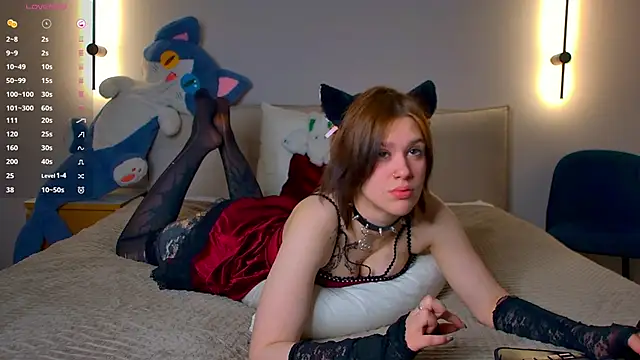 LoraPuffs online show from May 10, 2026, 2:30 pm
