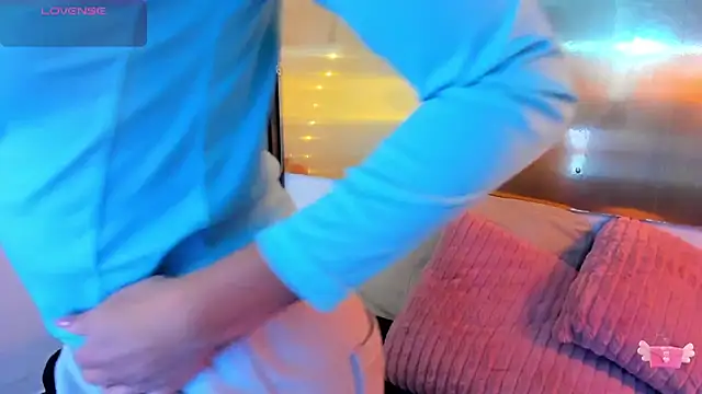 LunaaMorena online show from December 15, 2025, 2:23 pm