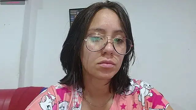 LunaaMorena online show from May 8, 2026, 1:59 pm